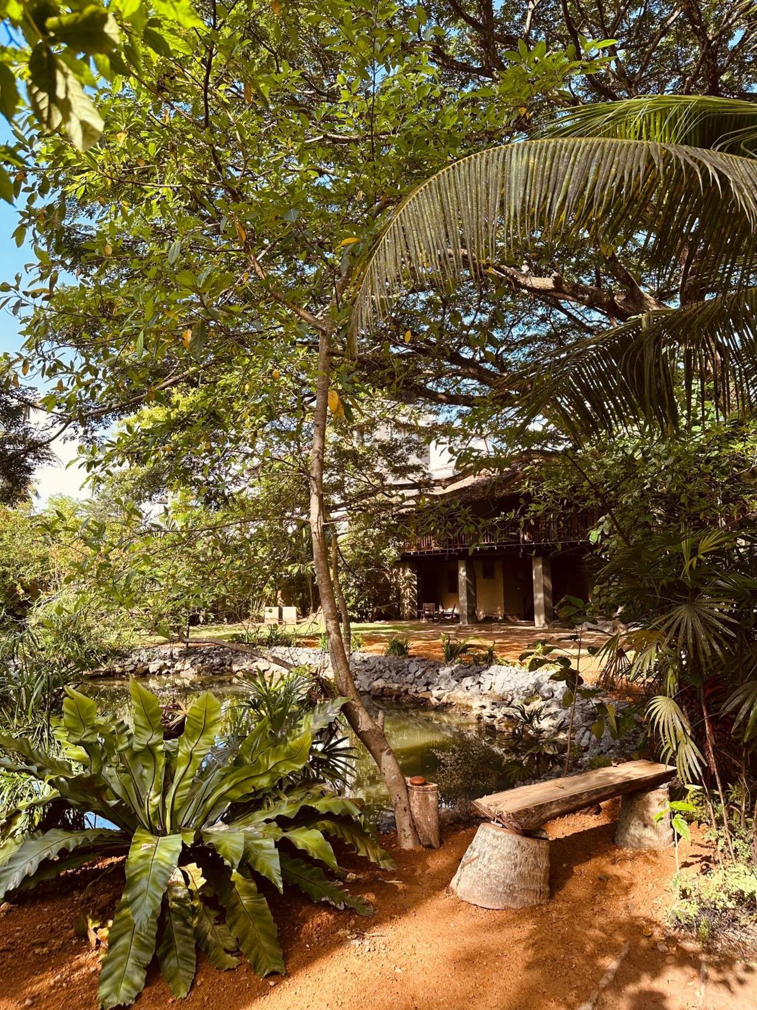 Dunes Unawatuna Hotel Exterior foto